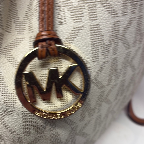 Stylish Cream Designer Drawstring Bag - Picture 3 of 8